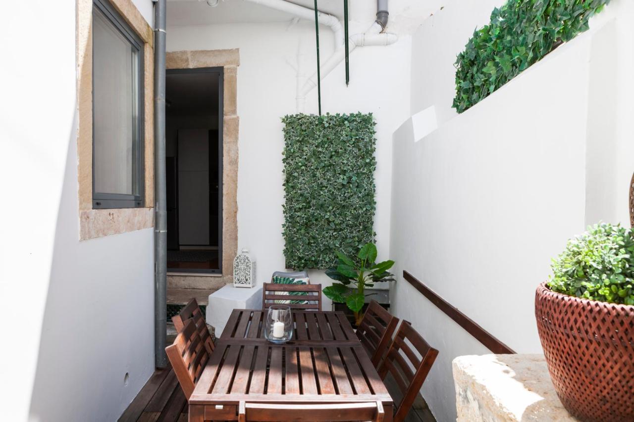 ליסבון Alfama Terrace Apartment With Authentic XVIII Tiles And Historic Notes 3 Bedrooms & 2 Bathrooms Ac מראה חיצוני תמונה