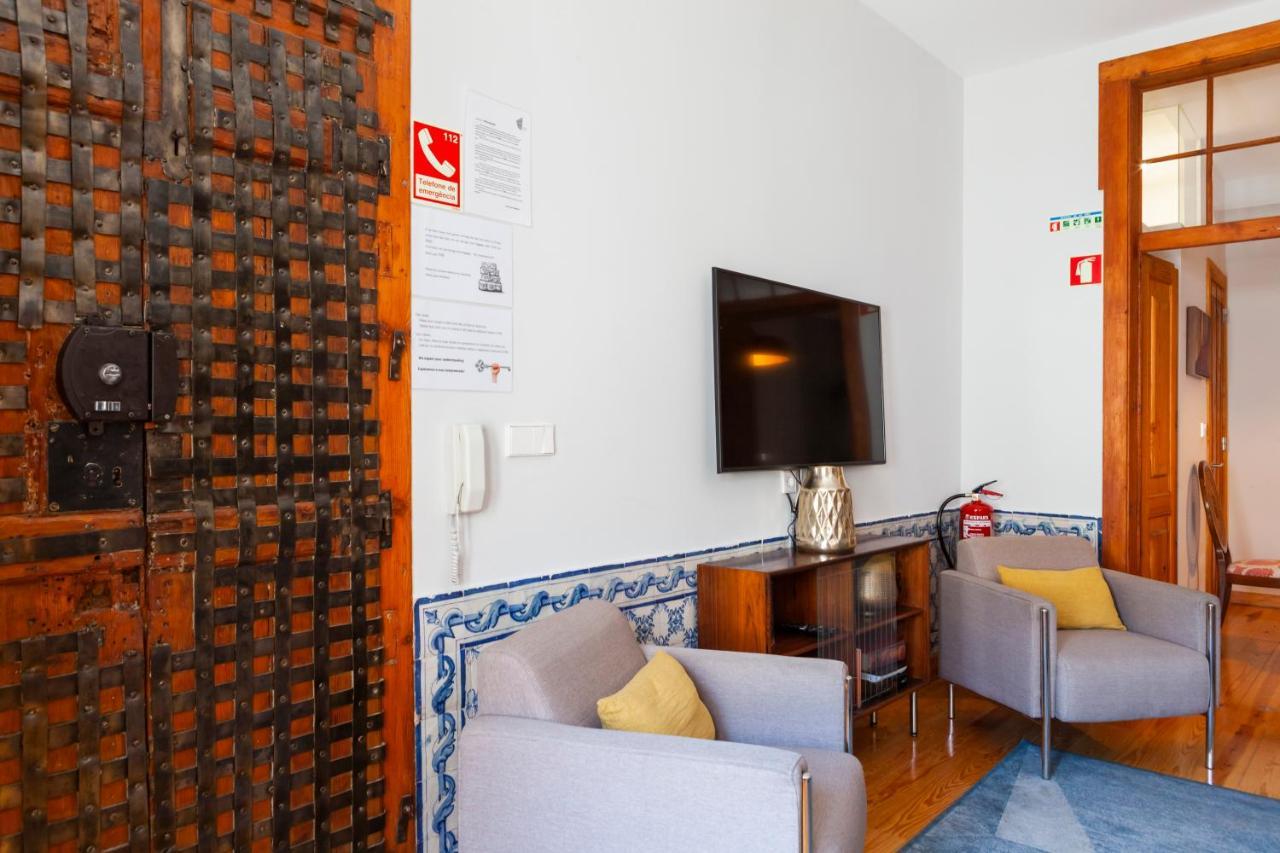 ליסבון Alfama Terrace Apartment With Authentic XVIII Tiles And Historic Notes 3 Bedrooms & 2 Bathrooms Ac מראה חיצוני תמונה