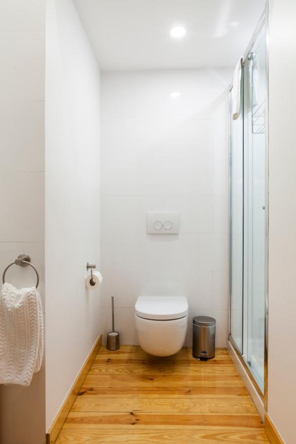ליסבון Alfama Terrace Apartment With Authentic XVIII Tiles And Historic Notes 3 Bedrooms & 2 Bathrooms Ac מראה חיצוני תמונה