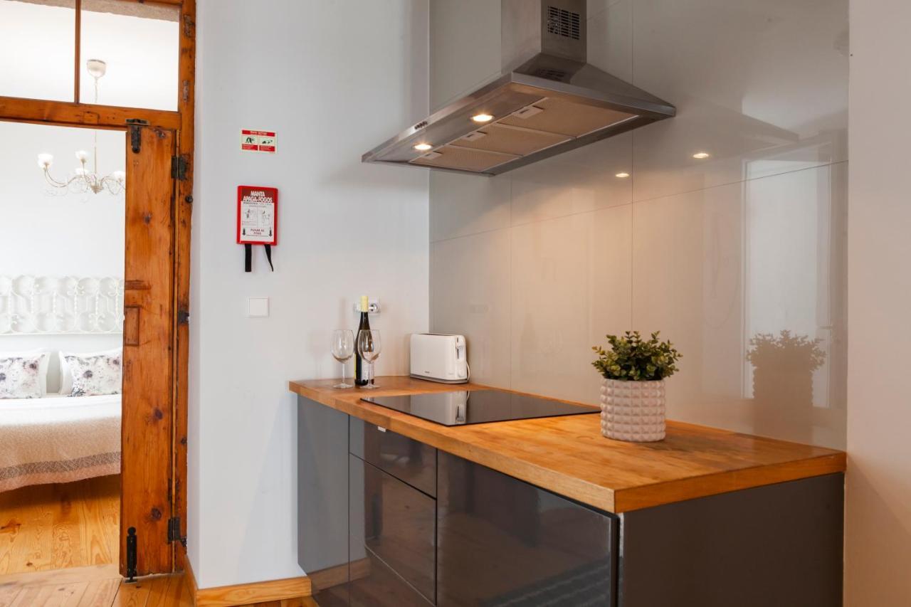 ליסבון Alfama Terrace Apartment With Authentic XVIII Tiles And Historic Notes 3 Bedrooms & 2 Bathrooms Ac מראה חיצוני תמונה