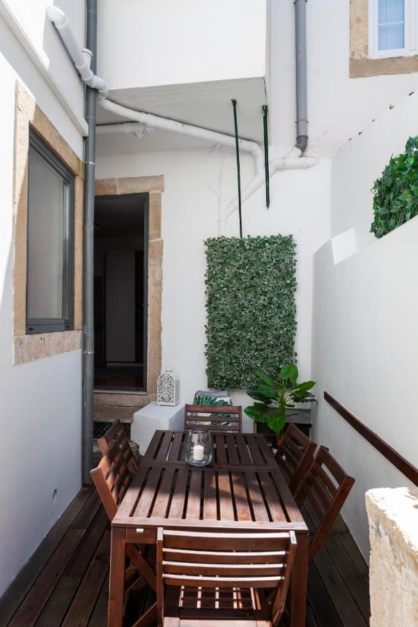 ליסבון Alfama Terrace Apartment With Authentic XVIII Tiles And Historic Notes 3 Bedrooms & 2 Bathrooms Ac מראה חיצוני תמונה